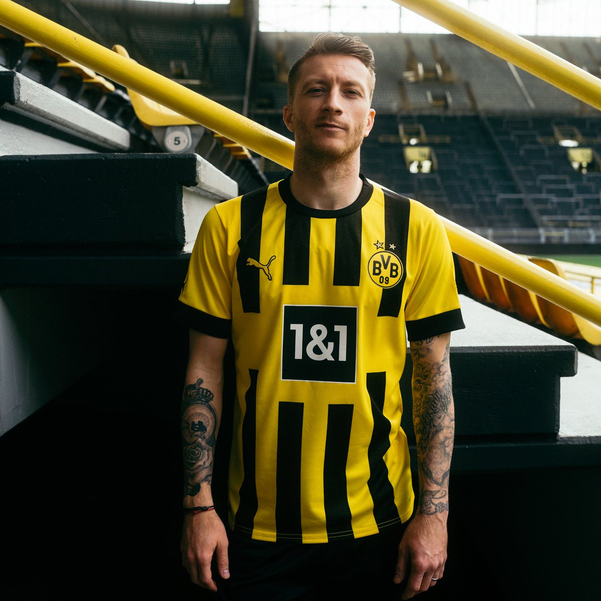 Manchester United Transfers: WATCH Borussia Dortmund legend Marco Reus' agent spotted at OLD Trafford as Premier League club willing to sign out of contract German star, Follow LIVE