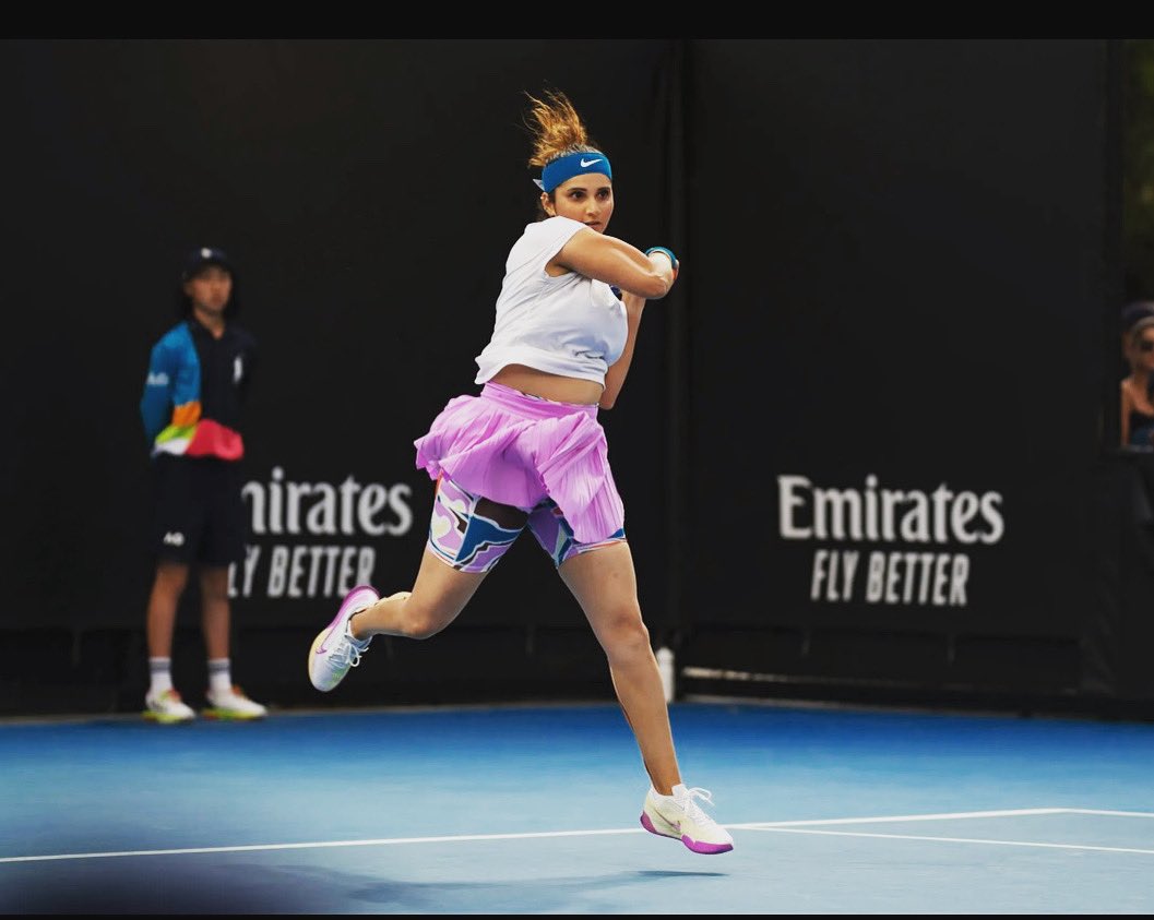 Sania Mirza MENANGIS: PERHATIKAN Legenda tenis India Sania menangis, saat dia melakukan haluan TERAKHIR yang emosional dari karir Grand Slamnya di Australian Open 2023, LIHAT