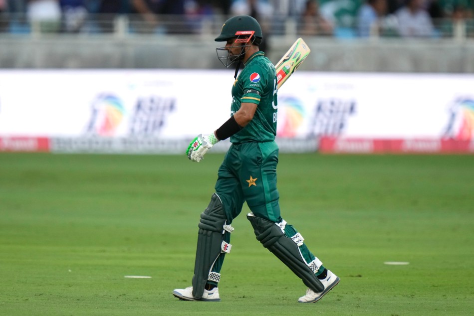 Babar Azam Videos: WATCH as fans react after Pakistan captain Babar Azam's alleged personal video leaked on social media, Follow LIVE