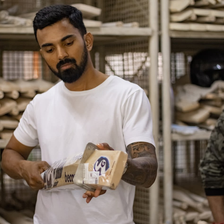 IND vs AUS: With Test SPOT in Jeopardy, WATCH as KL Rahul visits SG Cricket Factory to check his Equipment ahead of Indore Test, Paras Anand, India vs Australia, KL Rahul SG FACTORY