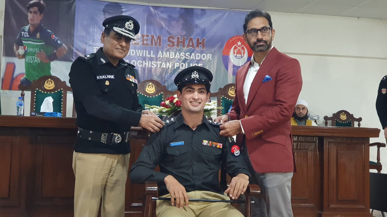Naseem Shah DSP: Pakistan cricketer Naseem Shah's MS DHONI moment, appointed  honorary DSP of Balochistan Police: Check OUT - Inside Sport India