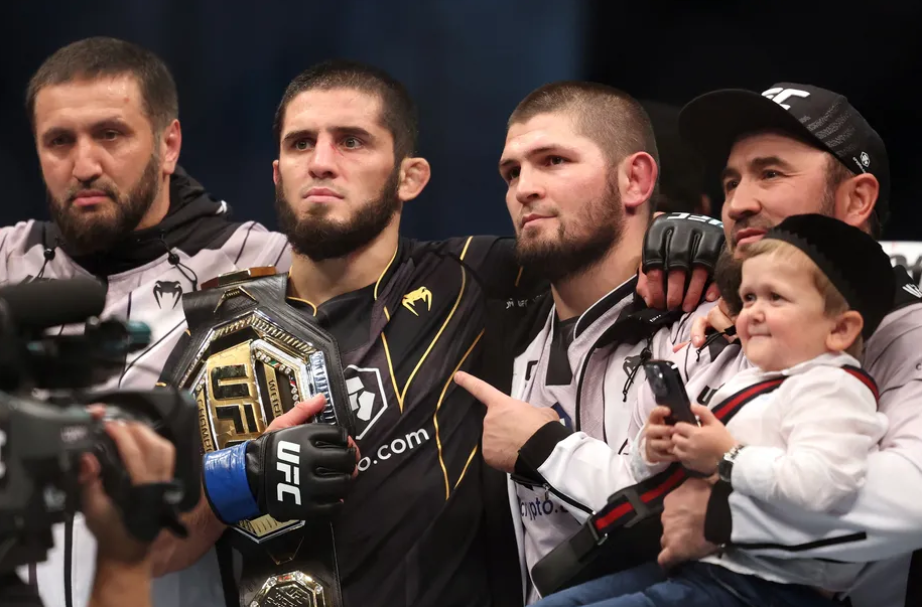  Islam Makhachev next possible MATCHUPS: Who can Islam Makhachev face after UFC 284 win against Alexander Volkanovski ? 
