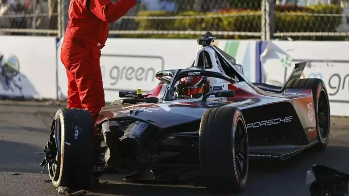Pemuncak Kejuaraan Pascal Wehrlein Mengalami Kecelakaan Dalam Sesi Latihan Perlombaan Formula E Perdana Di India