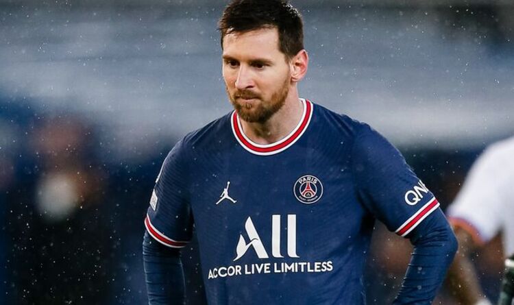 Messi PSG Transfer: Trouble in PARADISE! Lionel Messi snubs PSG teammates in clapping fans after getting BOOED, goes straight down to tunnel instead as PSG Exit nears, Check OUT