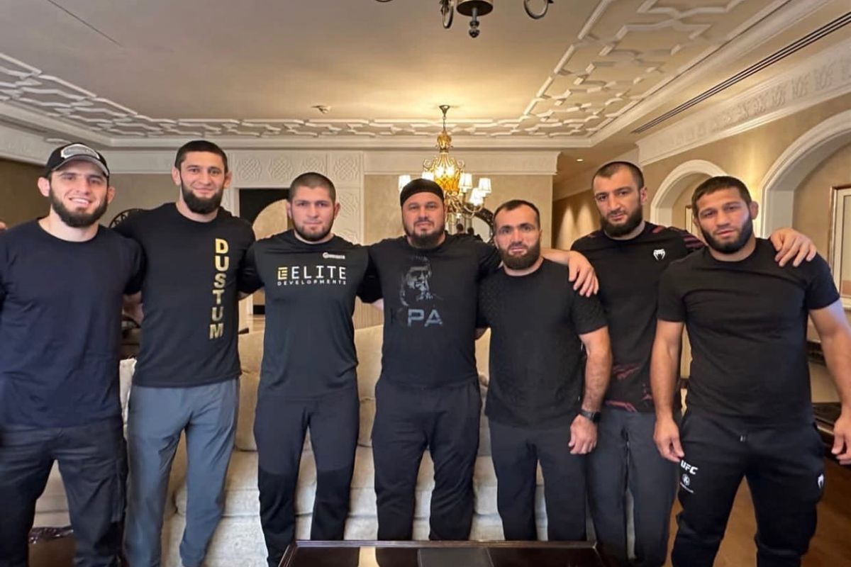 Khabib Nurmagomedov, Khamzat Chimaev, dan pejuang Muslim lainnya mengirimkan harapan kepada para penggemar