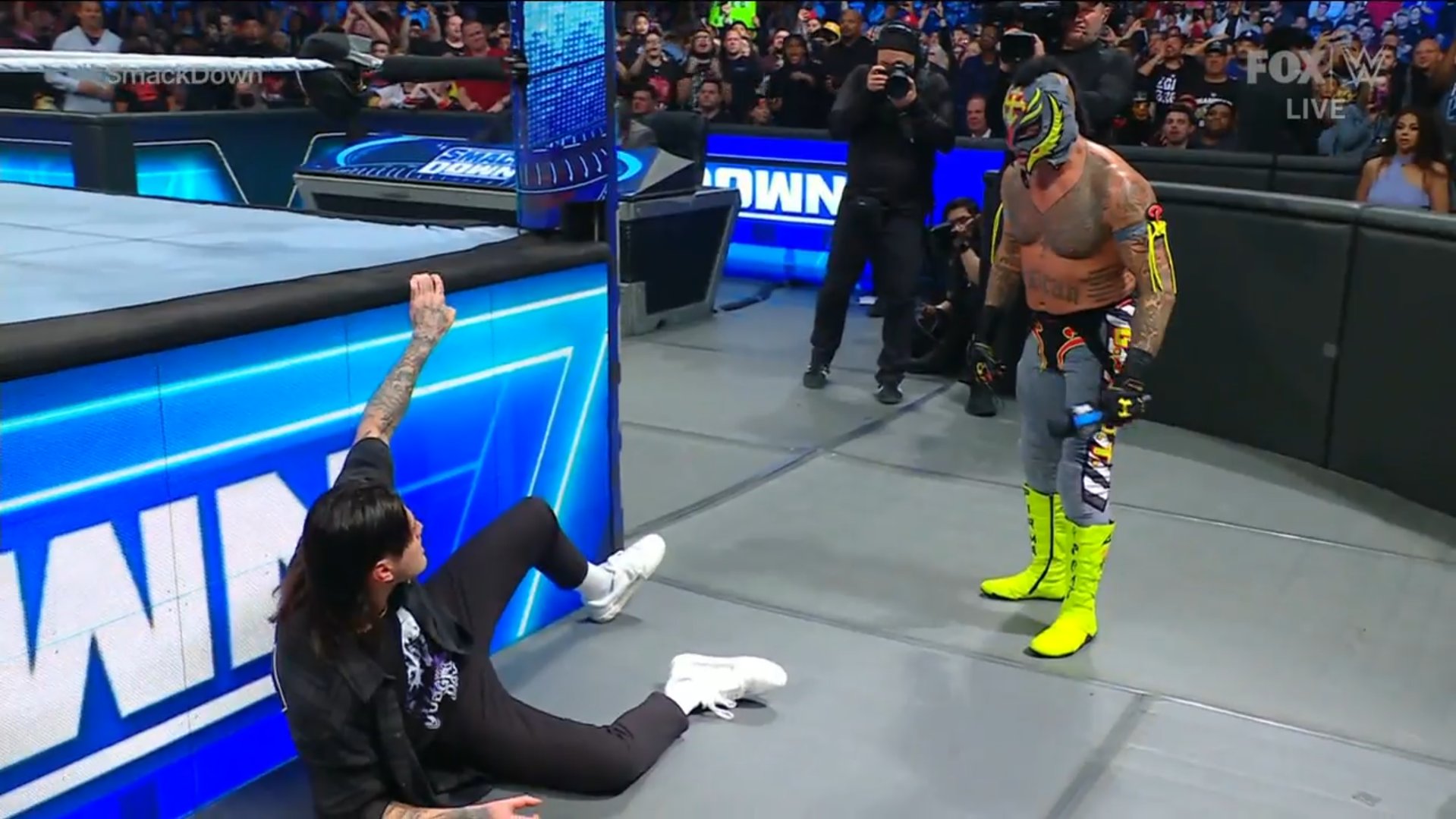 WWE SmackDown Results “Father vs Son” Rey Mysterio finally accepts