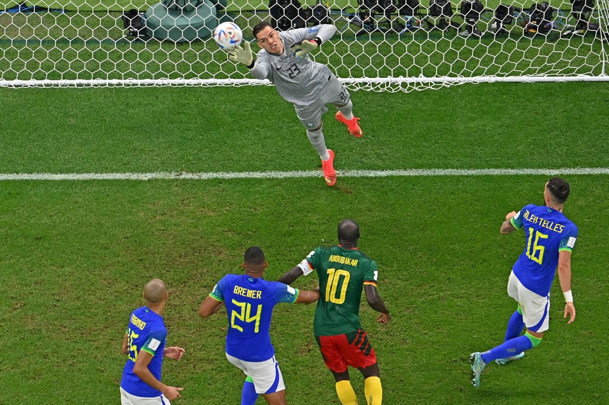 Brasil vs Maroko: Ederson TERPILIH atas kiper Liverpool Alisson melawan Maroko, kiper Manchester City ‘TERKEJUT’ lihat skuat Brasil