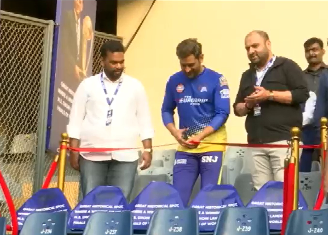 MS Dhoni: Watch MS Dhoni inaugurates 2011 WC victory memorial at Wankhede, New Memorial where MS Dhoni's six won India's World Cup, MS Dhoni World Cup