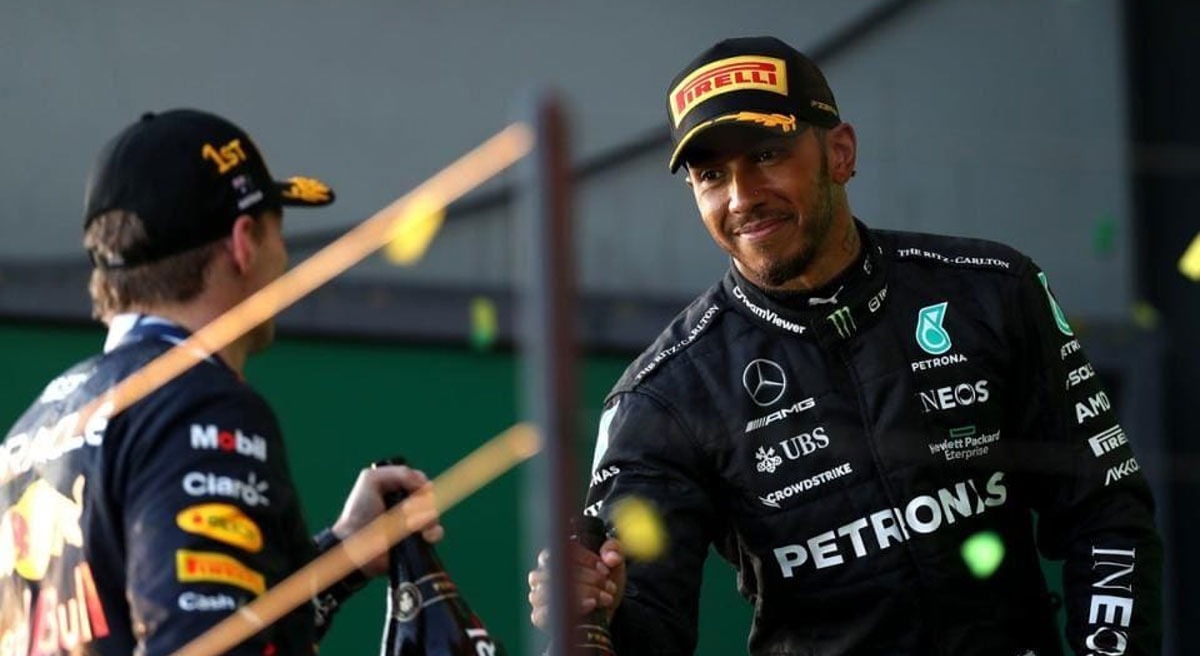 Công thức 1: Mercedes tìm kiếm người thay thế Lewis Hamilton tiềm năng trong bối cảnh Hamilton-Ferrari đàm phán F1 Red Bull Charles Leclerc Miami GP Hamilton