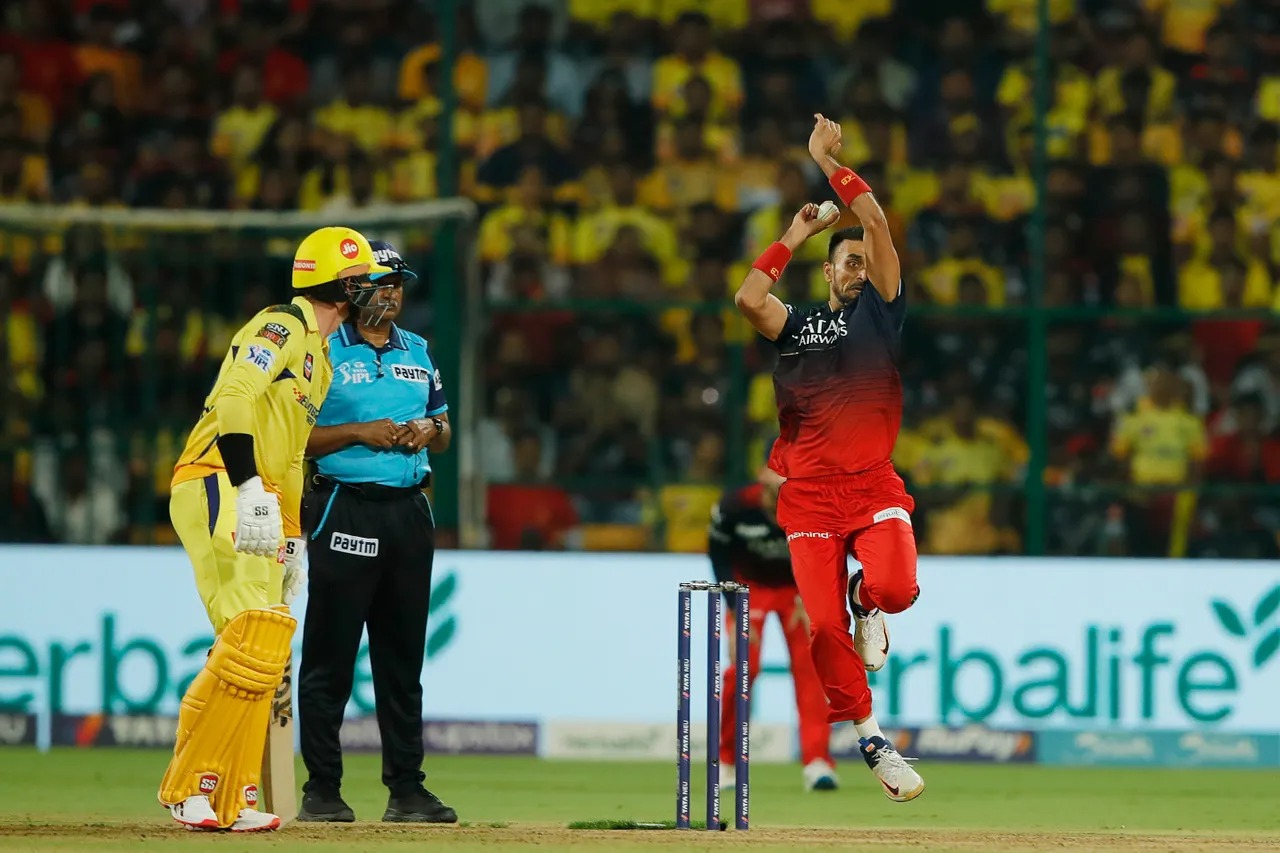 Harshal Patel BEAMER WATCH RCB's death overs specialist taken off