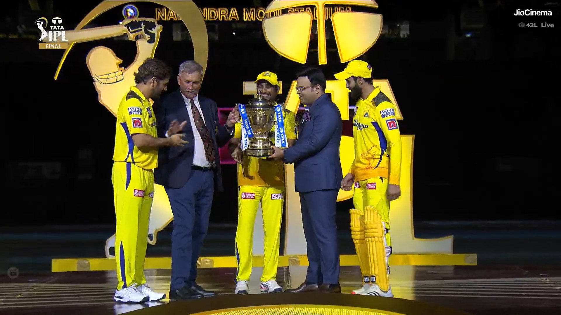 WATCH Incredible MS Dhoni gesture, Thala lets Ambati Rayudu lift trophy as CSK crowned IPL 2023 champions