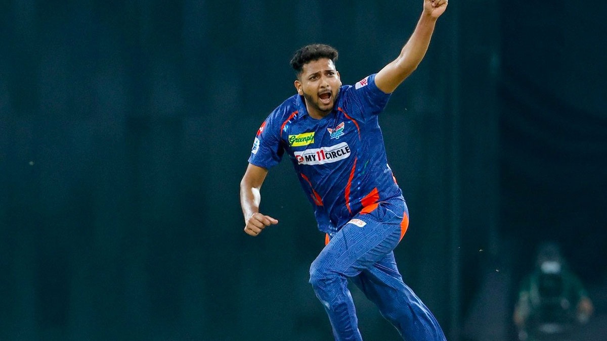 WATCH Mohsin Khan defend 11 runs in final over against in-form Tim David to power LSG to win, IPL 2023, IPL 2023 Live, LSG vs MI, Marcus Stoinis, Rohit Sharma