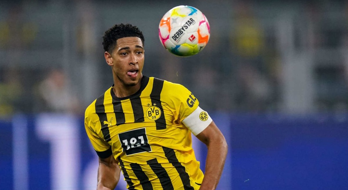 Jude Bellingham Transfer đã xác nhận khi ngôi sao của Dortmund trải qua buổi tập thể lực tại Real Madrid.  100 triệu euro cộng với các tiện ích bổ sung đã thỏa thuận để chuyển nhượng.