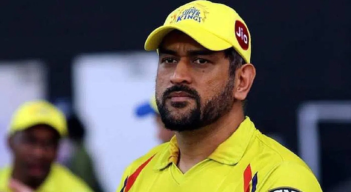 M S Dhoni smiles brightly as CSK fans gift their Thala a miniature  Chepauk stadium model Watch  Trending News  The Indian Express