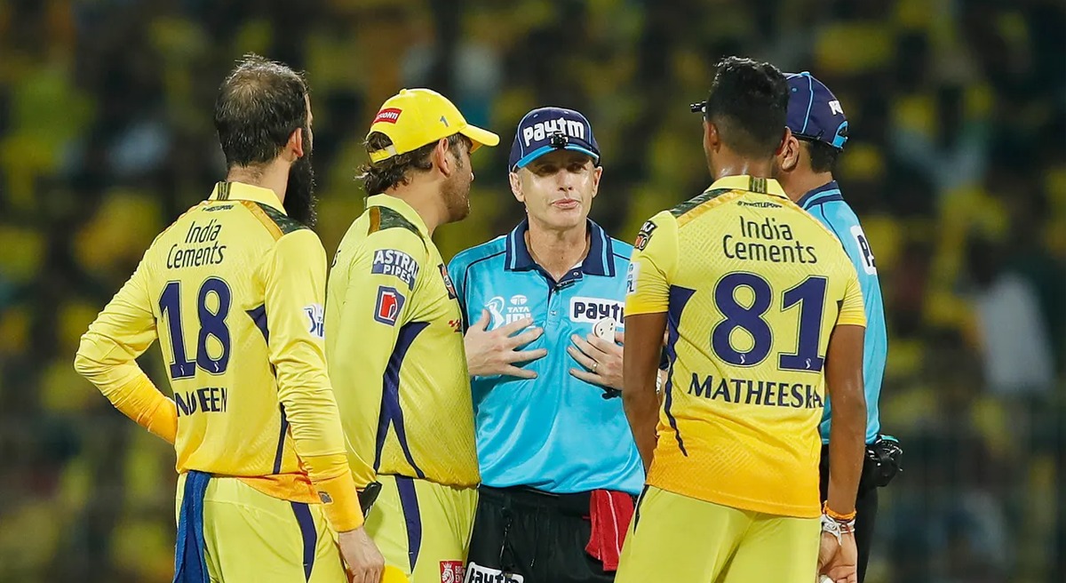MS Dhoni to be banned for IPL 2023 Final? CSK skipper intentionally waste time in Qualifier 1 with umpires