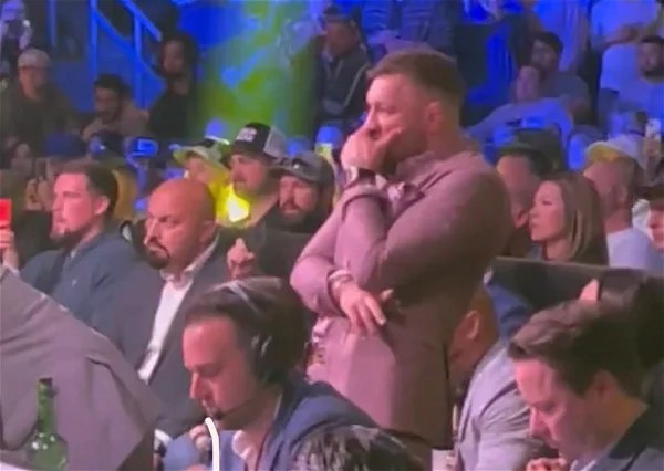 Fans Senang Menonton Conor McGregor Menasihati dan Mendapat Reaksi dari Eddie Alvarez Setelah Melakukan Pukulan Atas pada Chad Mendes- ‘Mengetahui Kelemahan Mereka’
