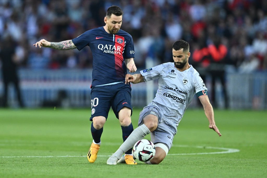 Twitter phản ứng trận đấu chia tay Lionel Messi, PSG vs Clermont, Lionel Messi rời Paris Saint-Germain sau 2 năm.