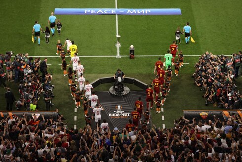 Sevilla v Roma: Sevilla đánh bại Roma 4-1 trên chấm phạt đền để giành chức vô địch Europa League lần thứ tám.  Gonzalo Montiel ghi bàn thắng quyết định