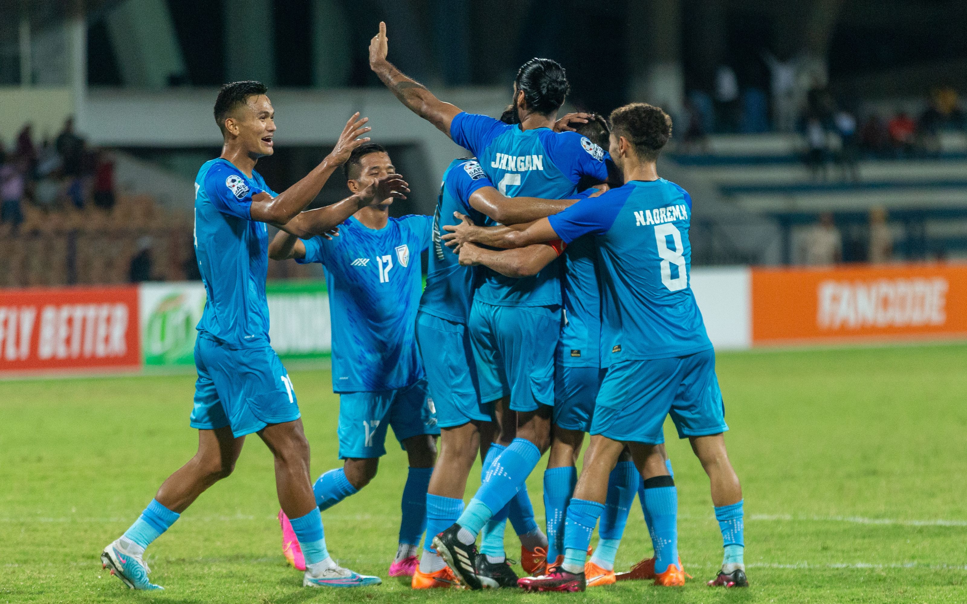 Sunil Chhetri liderliğindeki Hint Futbol Takımı, AIFF 50 U23 Muhtemel listesini yayınlarken 2022 Asya Oyunları'na hazırlanıyor ve Kalyan Chaubey bakanlıkla buluşuyor