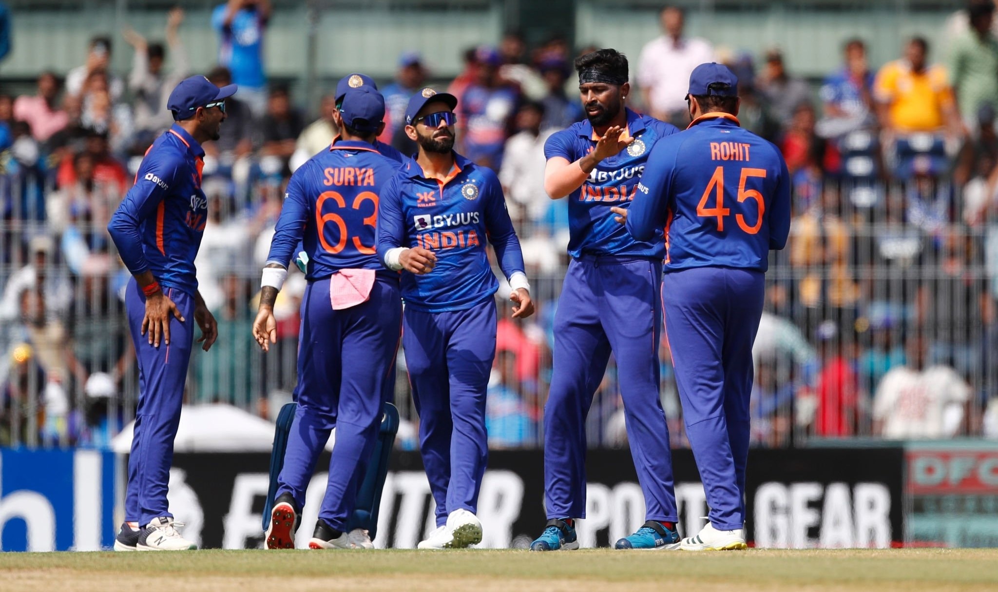 Kapil Dev'in 2023 Dünya Kupası hakkında Hindistan Kriket Takımı ve Rohit Sharma'ya mesajı: Beklentilerle yüzleşin, sakatlıkları yönetin