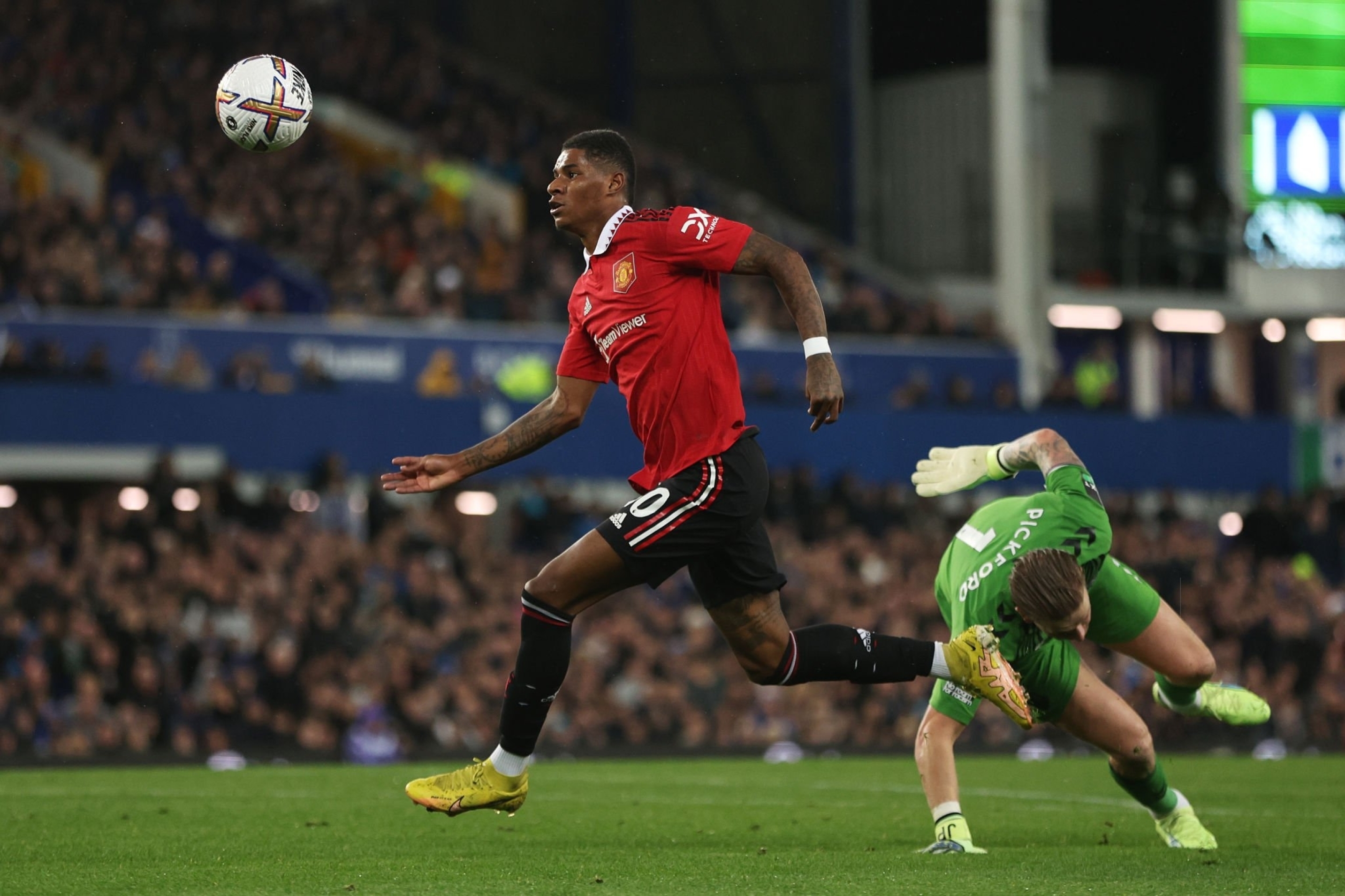 Marcus Rashford tries to motivate Manchester United teammates ahead of Premier League Manchester Derby - Man United vs Man City this weekend