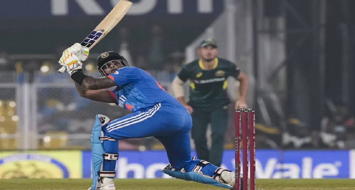 Suyakumar Yadav becomes Aaron Hardie's maiden T20I wicket in Ind vs Aus 3rd T20I