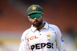 Ghatia soch khatam karo - Mohammad Amir defends Babar Azam